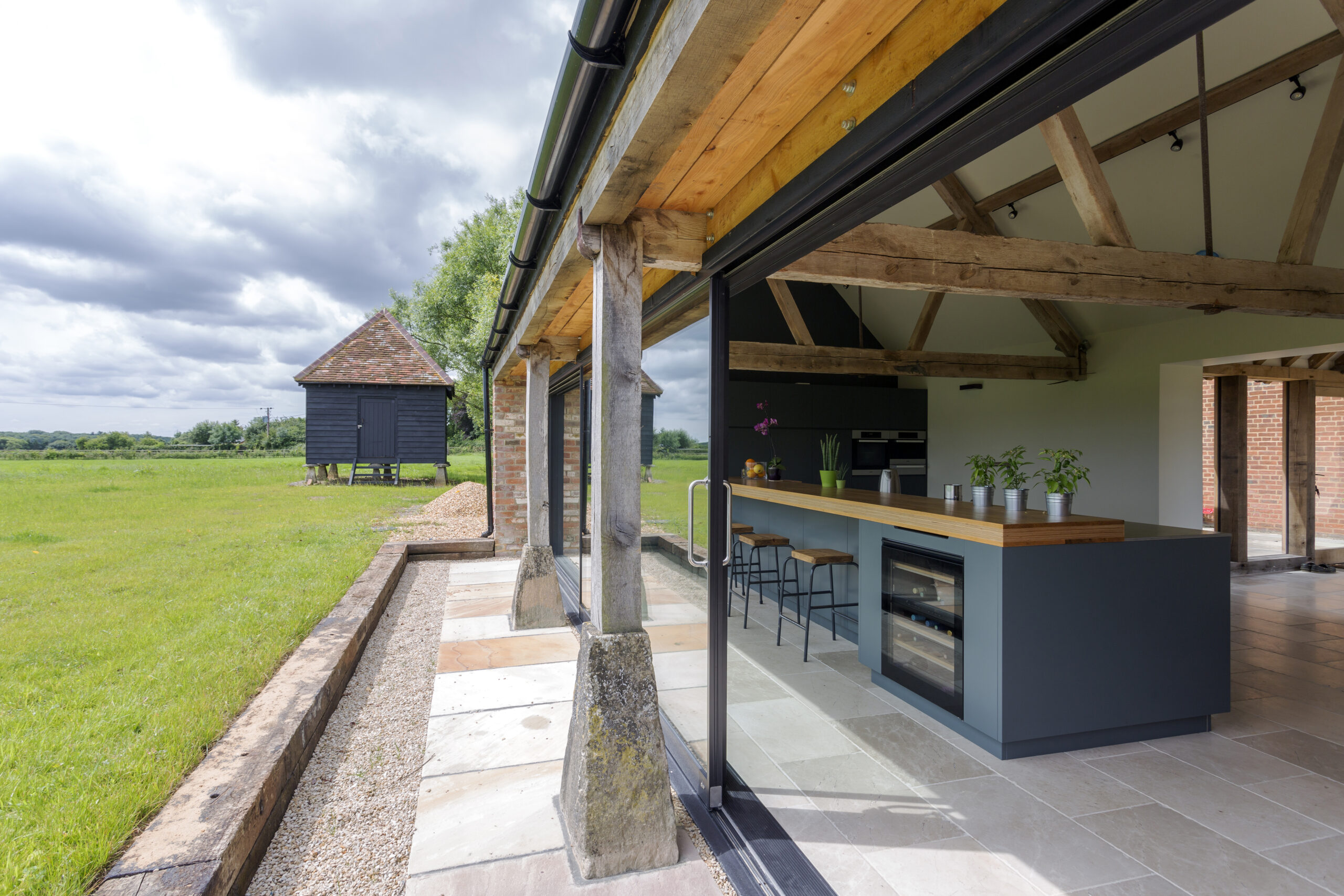 Luxury modular outdoor kitchen with BBQ and pergola Luxury modular outdoor kitchen with BBQ and pergola